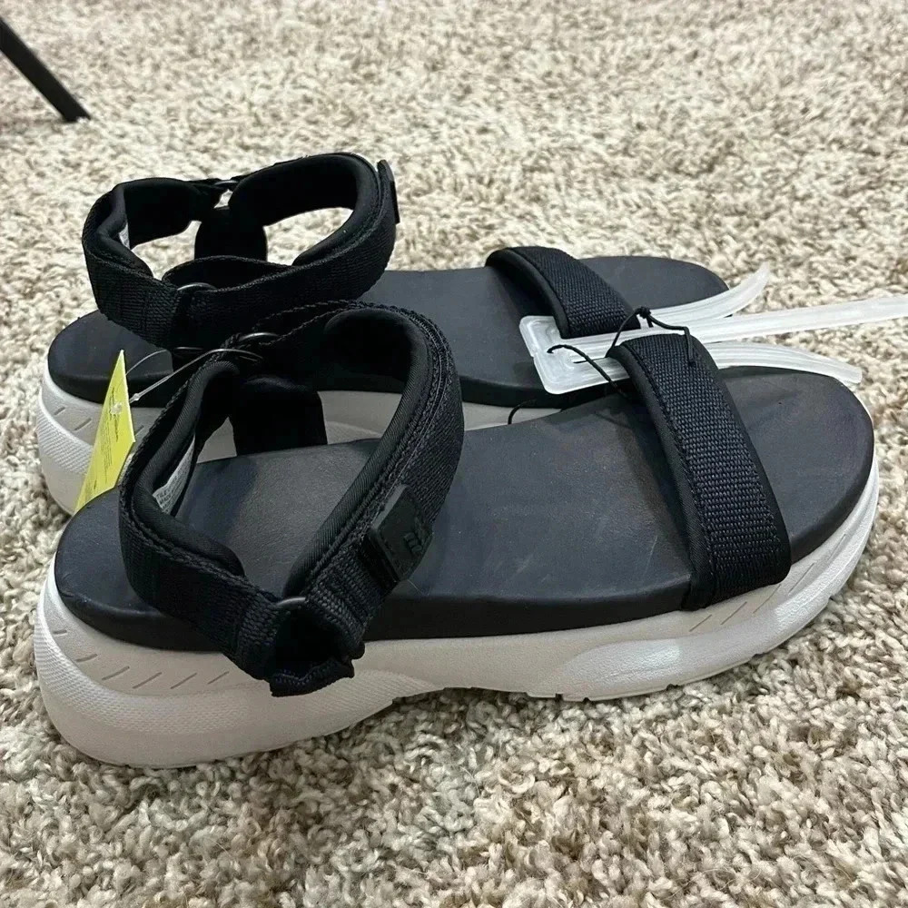 ALL IN MOTION casual sporty sandal with velcro straps NWT women’s sz 9